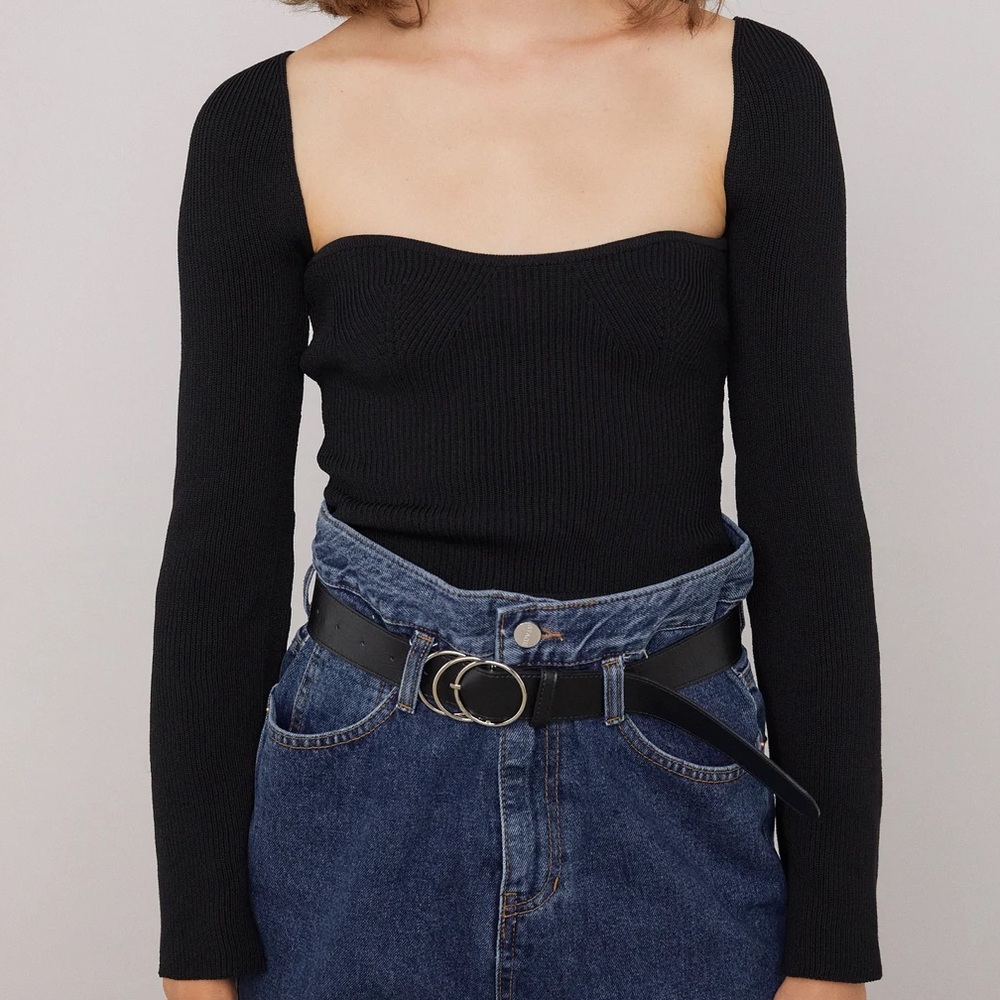 Sweetheart Neck Ribbed Top.